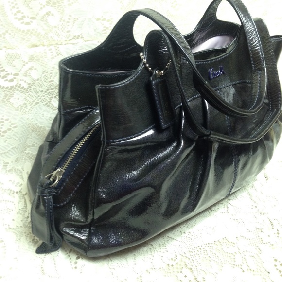 Coach -Black Patent Leather Shoulder Bag - Picture 4 of 14